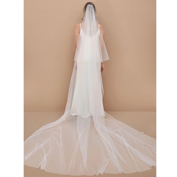 2 layered tulle white cathedral veil raw edge - new never used - Picture 1 of 8